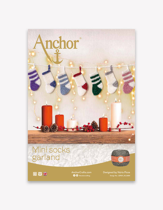 Mini Socks Garland FREE Crochet Pattern by Núria Picos