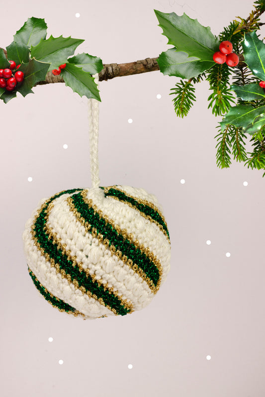 Crochet Metallic, A Sparkling Crochet Christmas Pattern Book