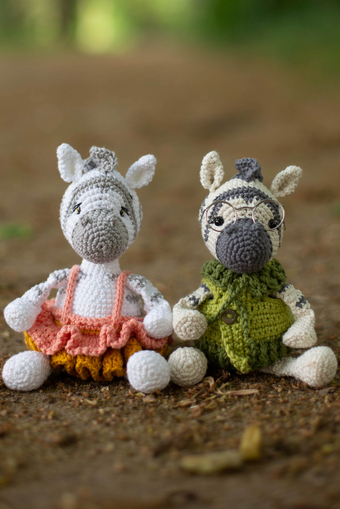 Crochet Kit: Creativa: Amigurumi: Playful Christmas Mice - Anchor