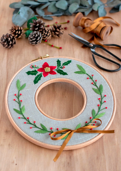 ANC0003-40_ Christmas Embroidered Wreath_A4.jpg